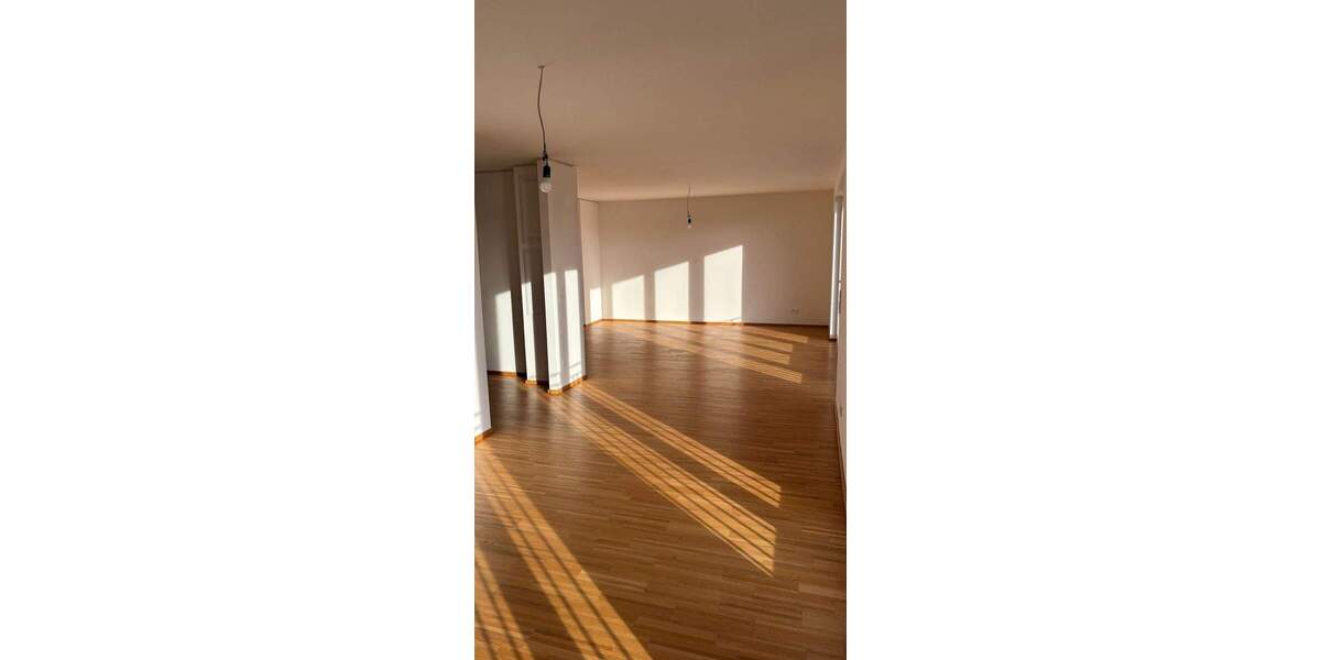Etagenwohnung Offenbach am Main Hafen - 3 Zimmer, 106 m&sup2;, 1.935&euro; | Angebot:24250977