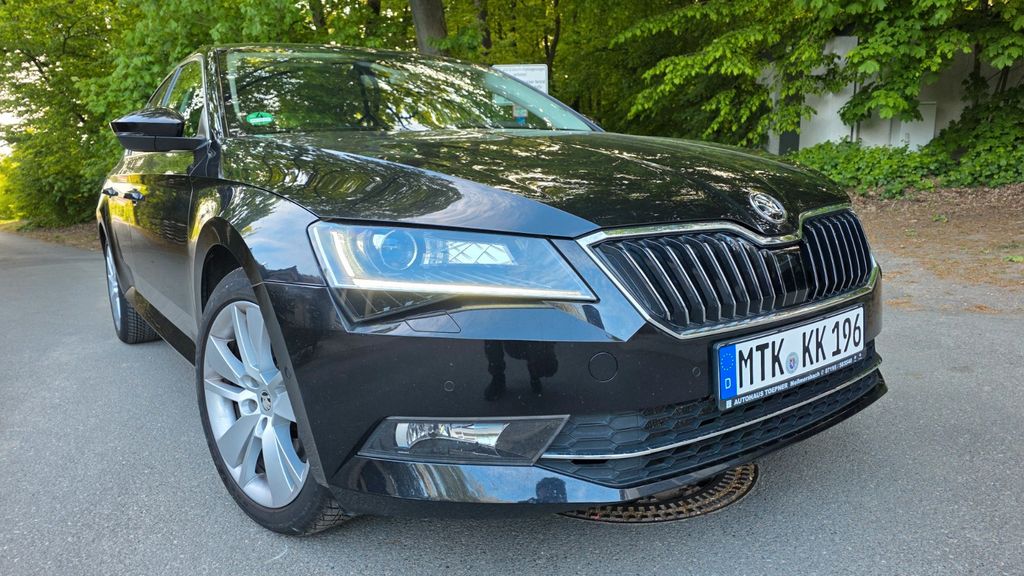 Skoda Superb 83.700 km 24.000 &euro; Bad Soden 65812