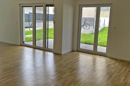 Neuwertige barrierefreie 2-Zimmer Erdgeschoss Wohnung mit Garten
