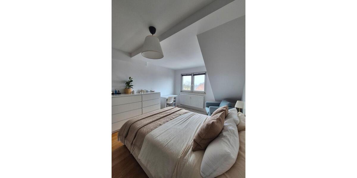 Dachgeschoßwohnung Frankfurt am Main Bornheim - 2 Zimmer, 57 m&sup2;, 1.511&euro; | Angebot:25701491