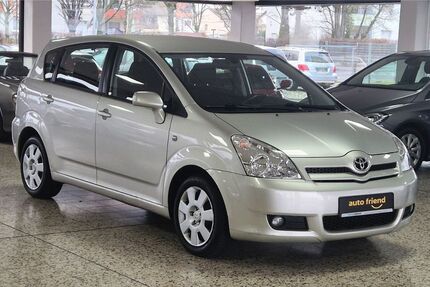 Toyota Corolla Verso 100.000 km 7.950 &euro; Rüsselsheim 65428