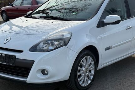 Renault Clio 200.000 km 2.698 € Rüsselsheim 65428