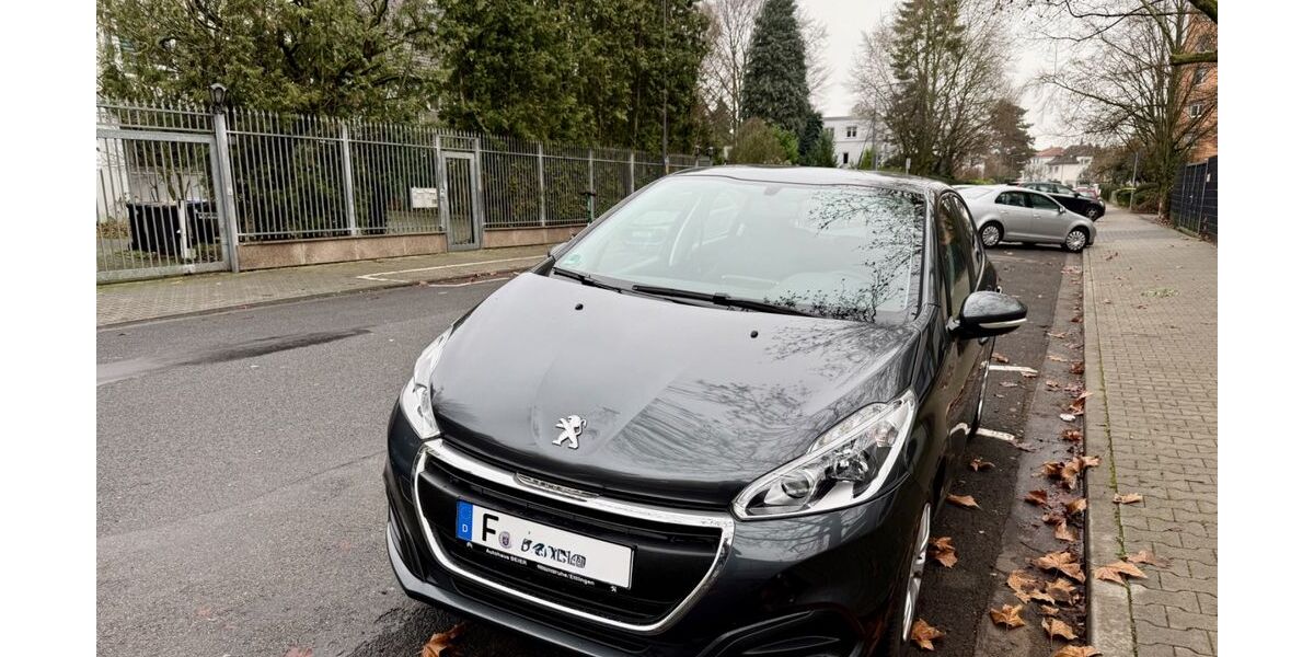 Peugeot 208 100.000 km 6.200 &euro; Frankfurt 60320