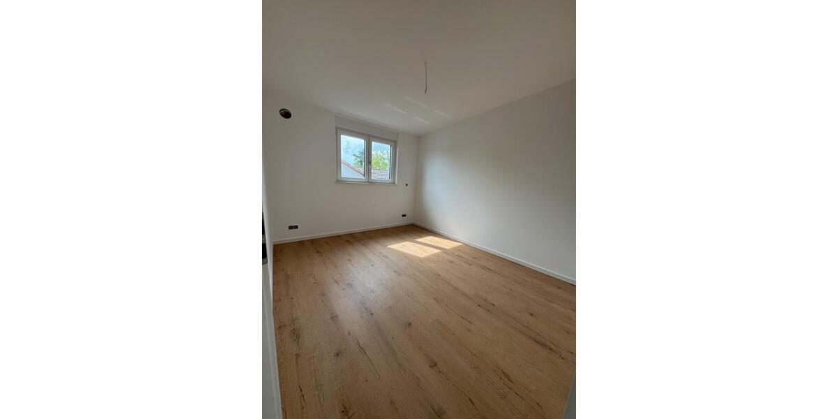 Dachgeschoßwohnung Büttelborn - 2.5 Zimmer, 72 m&sup2;, 1.150&euro; | Angebot:26413393