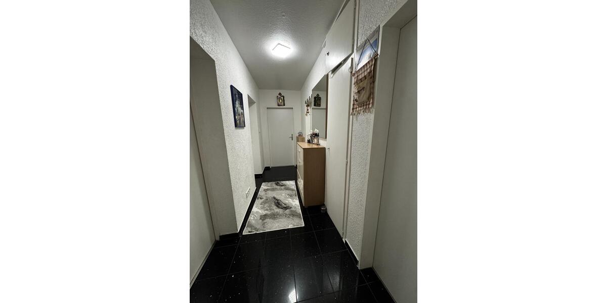 76 m2, 3 Zimmer, Balkon – modernisiertes Bad in HU-Wolfgang 3 zimmer