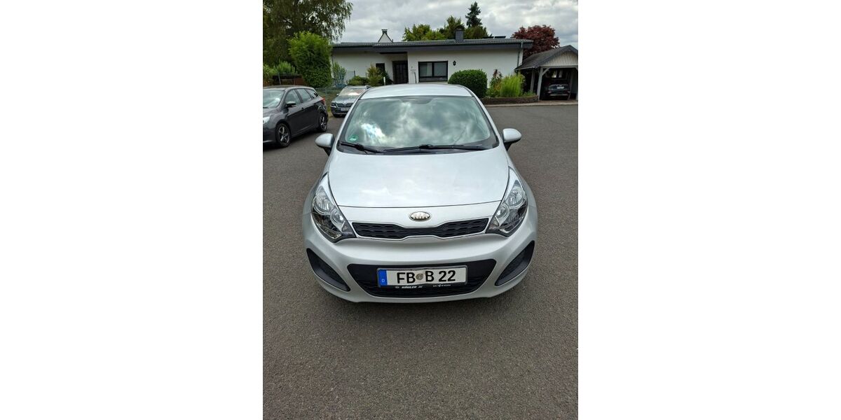 Kia Rio 96.000 km 5.000 &euro; Altenstadt 63674