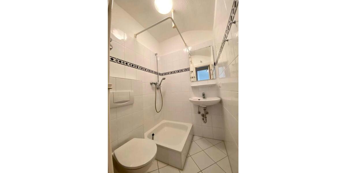 Dachgeschoßwohnung Frankfurt am Main Nied - 1.5 Zimmer, 28 m&sup2;, 730&euro; | Angebot:26425619