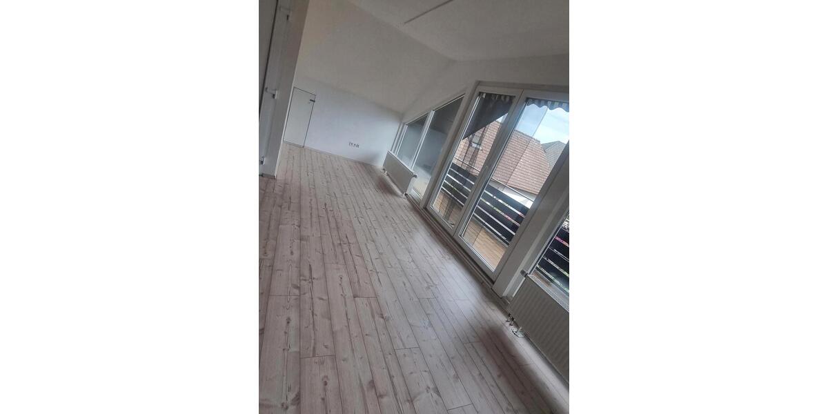 Dachgeschoßwohnung Erzhausen - 3 Zimmer, 68 m&sup2;, 930&euro; | Angebot:26413022