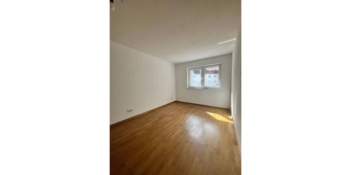 Etagenwohnung Frankfurt am Main Westend-Nord - 2 Zimmer, 82 m&sup2;, 1.539&euro; | Angebot:26393100