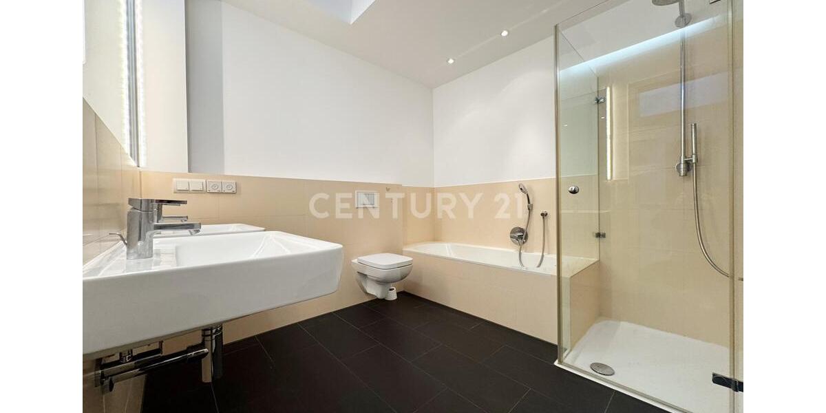 Maisonettenwohnung Frankfurt am Main Bockenheim - 3.5 Zimmer, 161 m&sup2;, 4.500&euro; | Angebot:26085907