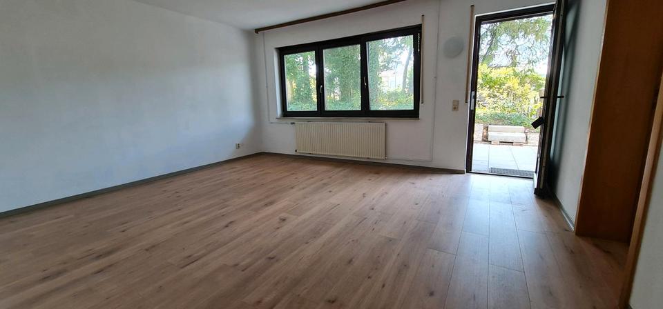 Einfamilienhaus Niedernhausen - 6 Zimmer, 155 m&sup2;, 3.000&euro; | Angebot:24980995