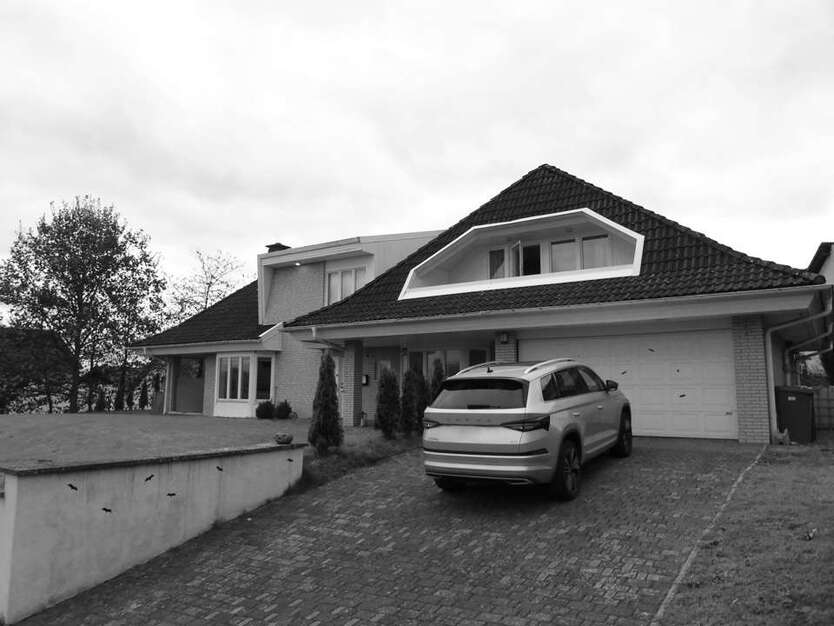 Haus zum Kaufen in Waldems 820.000 € 250 m²