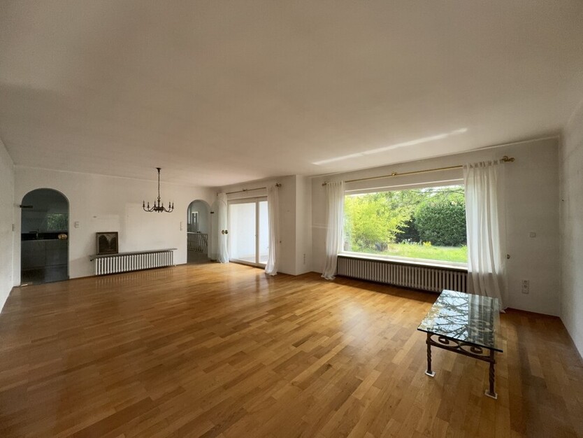 *Bungalow in ruhiger Wohnlage mit Erweiterungs- oder Neubaupotenzial*