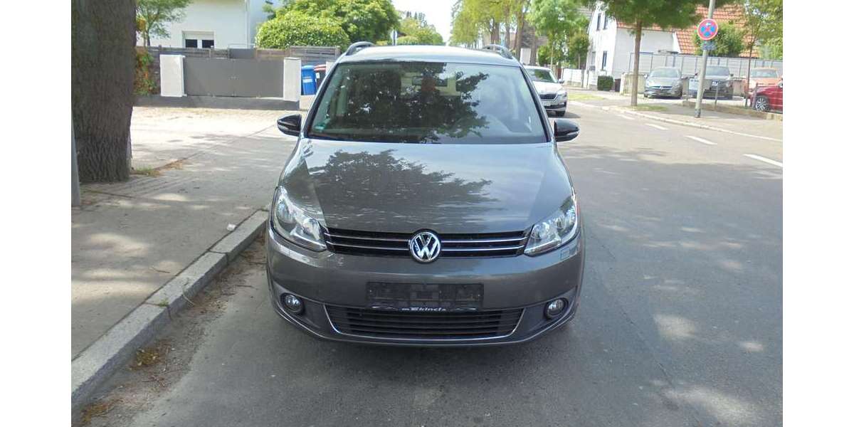 VW Touran 215.000 km 6.500 &euro; Hanau 63452