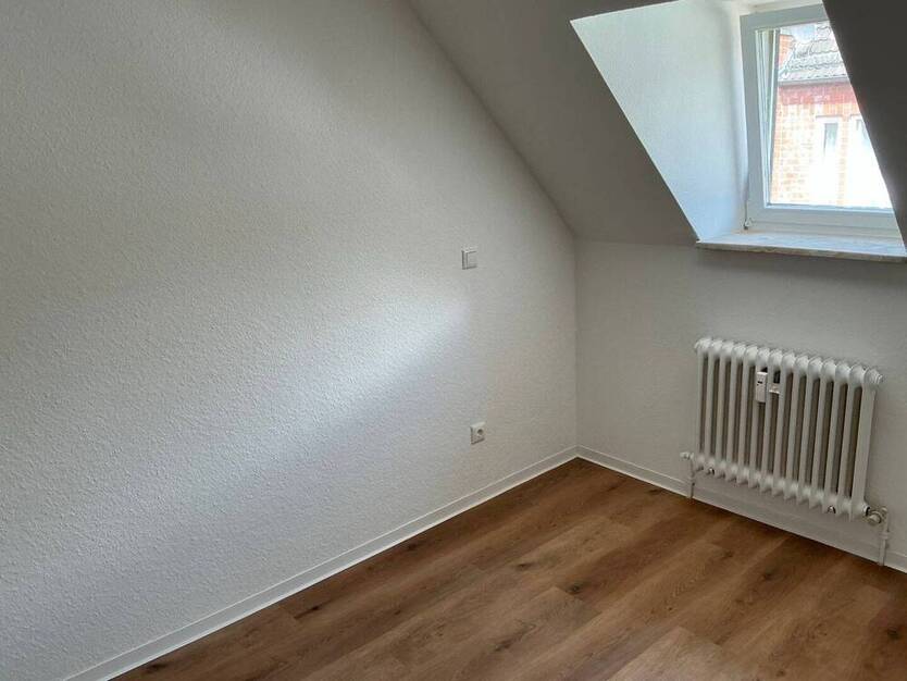 Gemütliche 1 12 Zimmerwohnung in Wiesbaden