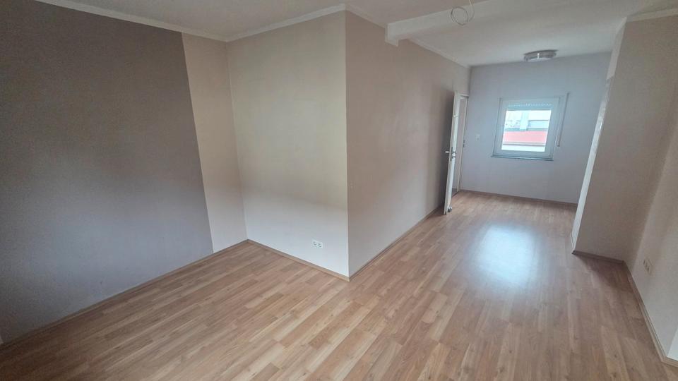 Etagenwohnung Erzhausen - 4 Zimmer, 101 m&sup2;, 1.050&euro; | Angebot:26412971