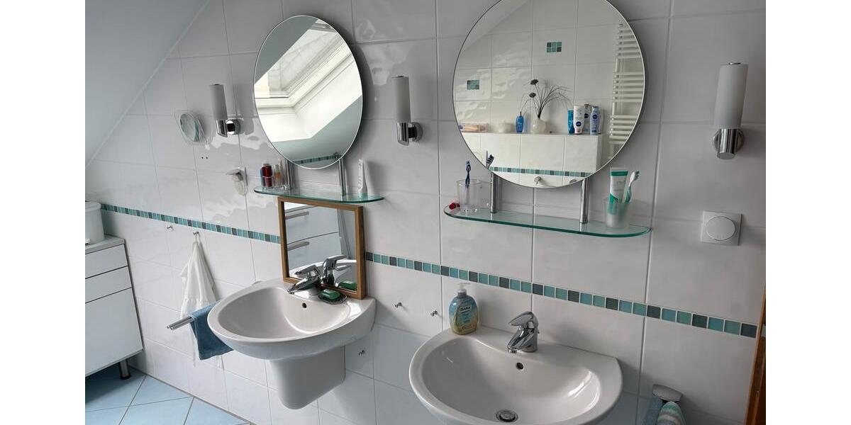 Doppelhaushälfte, möbliert, zeitnah zur Verfügung, beste Lage 6 zimmer