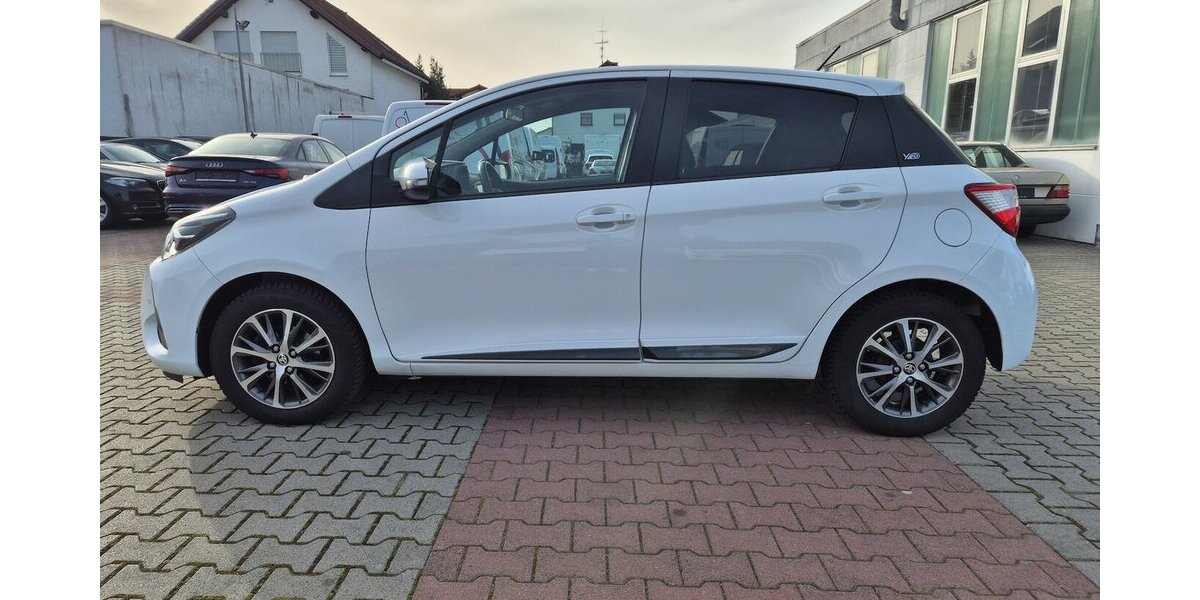 Toyota Yaris Team D 98.400 km 11.890 &euro; Rodgau 63110