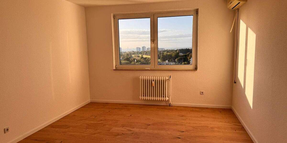 Etagenwohnung Frankfurt am Main Preungesheim - 4 Zimmer, 133 m&sup2;, 1.824&euro; | Angebot:25737645