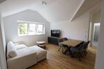 ** Feldrandlage** Vollmöblierte Dachgeschoss-Wohnung mit Einbauküche 3 zimmer
