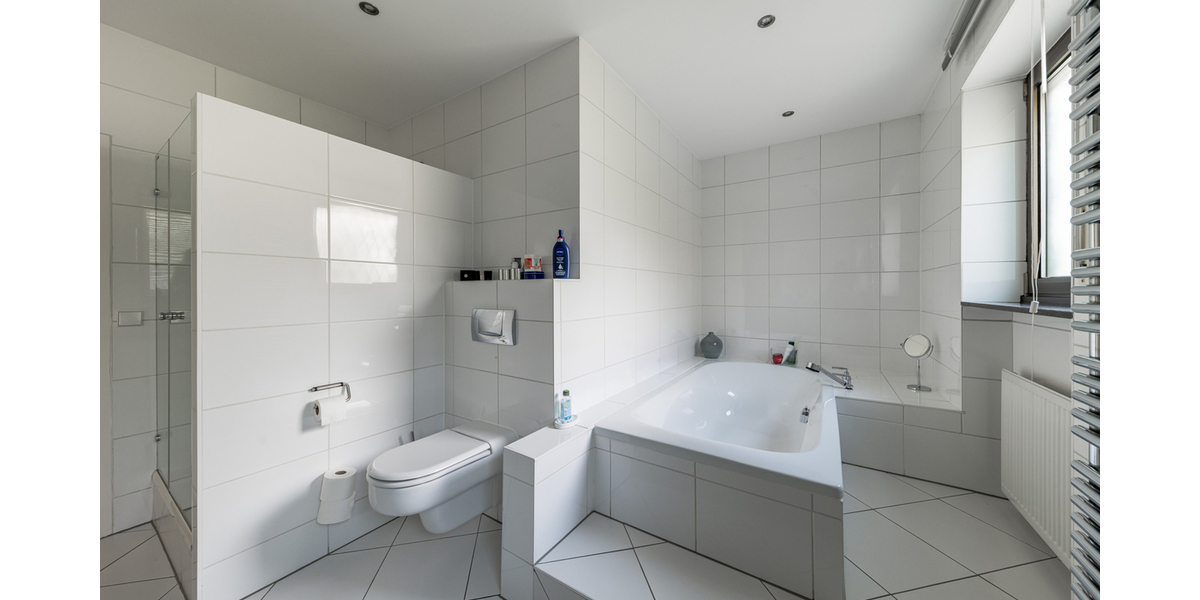 LUXURIÖSES ANWESEN MIT INDOOR-POOL IN TOPLAGE VOM KÖNIGSTEINER JOHANNISWALD - Anwesen Königstein | Angebot:26441626