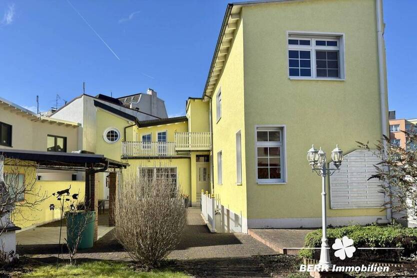 BERK Immobilien - Charmante Doppelhaushälfte mit vielseitigen Nutzungsmöglichkeiten in Offenbach-Bürgel