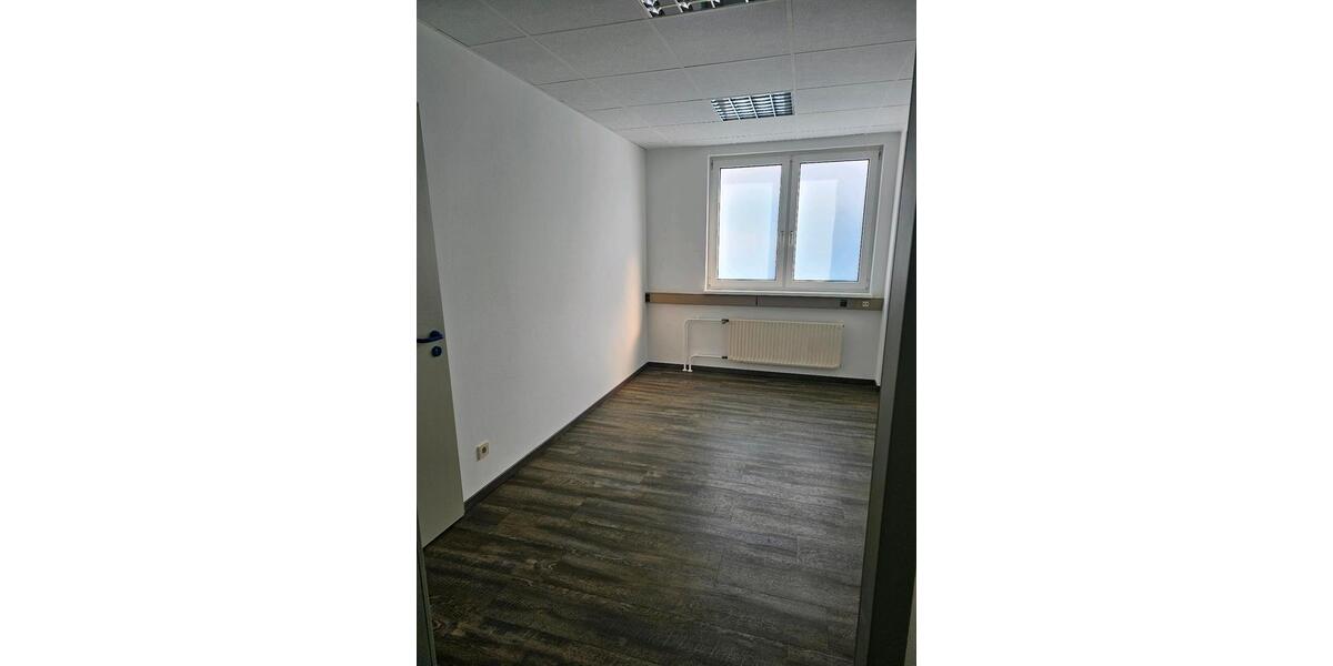 Helles Büro 3 Räume ( Nachmieter) zimmer