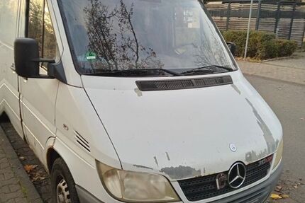 Mercedes-Benz Sprinter 328.000 km 2.800 &euro; Frankfurt 65934