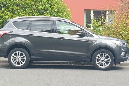 Ford Kuga 149.000 km 14.300 &euro; Frankfurt 60435
