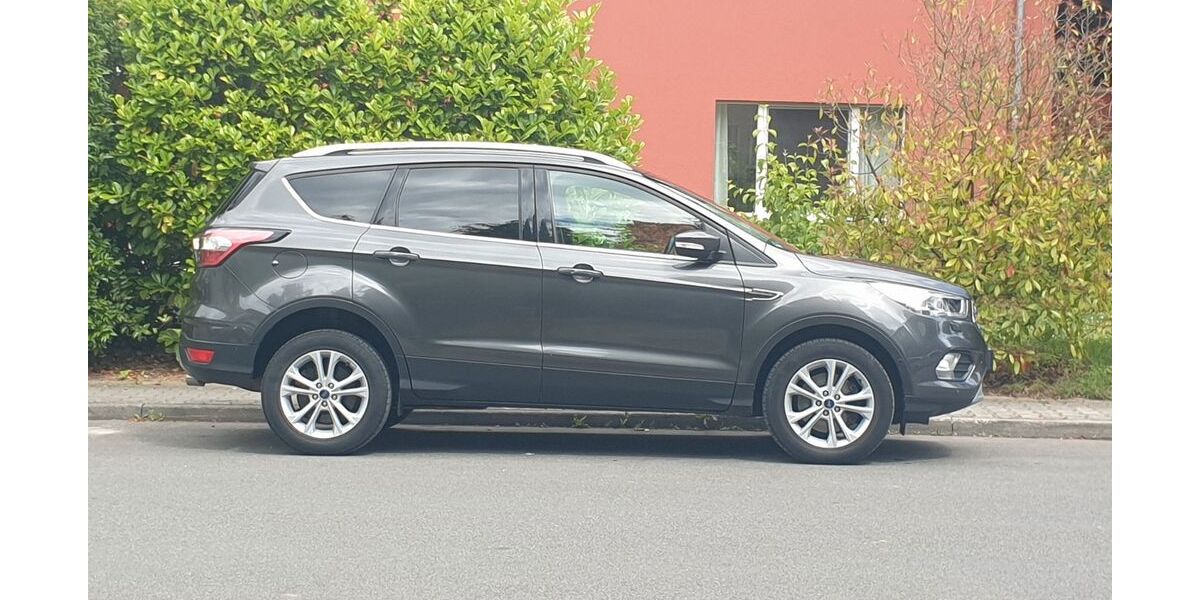 Ford Kuga 149.000 km 14.300 &euro; Frankfurt 60435