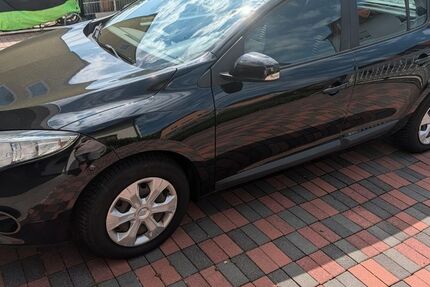 Renault Megane 194.000 km 2.700 &euro; Offenbach 63069