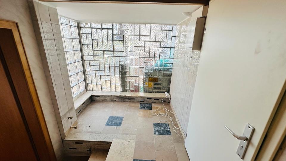 3 Zimmer Wohnung mit Küche, Bad, WC und Flur ca. 65qm 3 zimmer