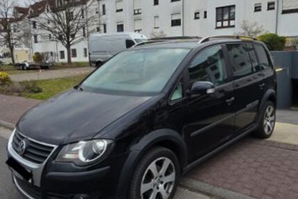 VW Touran 216.000 km 5.850 &euro; Dietzenbach 63128