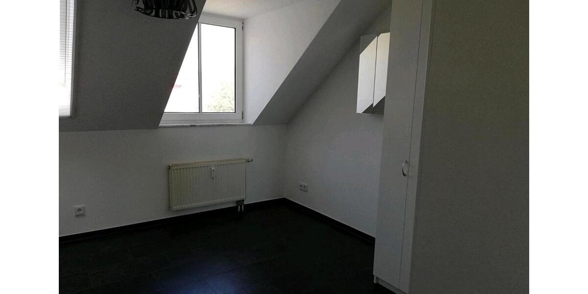 Dachgeschoßwohnung Liederbach am Taunus - 3 Zimmer, 62 m&sup2;, 900&euro; | Angebot:25178339