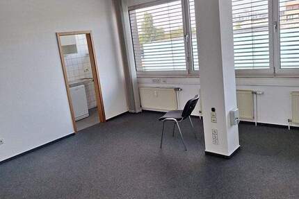Bürofläche ca. 125 m² - Flughafen und Messe schnell erreichbar zimmer