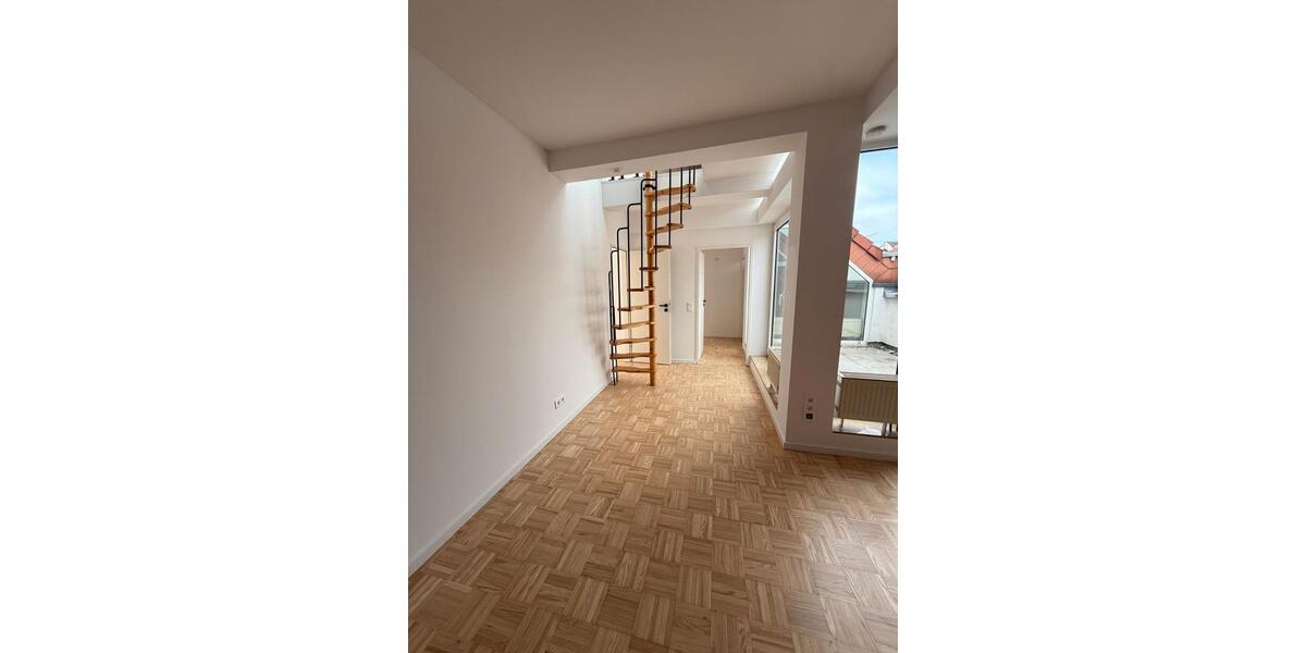 Dachgeschoßwohnung Oberursel (Taunus) - 4 Zimmer, 100 m&sup2;, 1.100&euro; | Angebot:26416269
