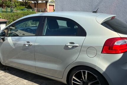 Kia Rio 169.213 km 4.700 &euro; Frankfurt am Main 60529