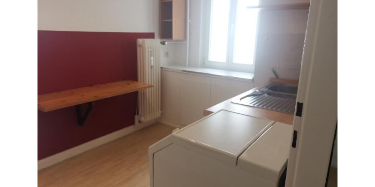 2ZW WOHNUNG ALTBAU WANNENBAD EBK WINTERGARTEN ZENTRALE LAGE FRIEDBERGER ANLAGE 15ECKE SANDWEGPFINGSTWEIDSTR PARK GEGENÜBER RUHIGE LAGE WOHNUNG GEHT NACH HINTEN ZUM GARTEN 2 zimmer