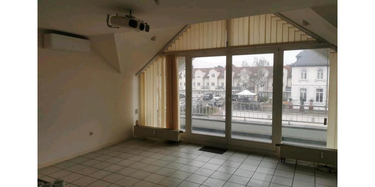 Dachgeschoßwohnung Griesheim - 2 Zimmer, 66 m&sup2;, 850&euro; | Angebot:25780425