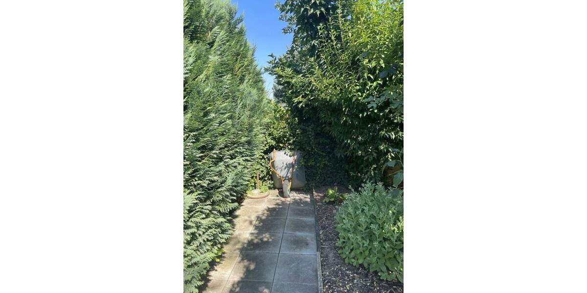 Doppelhaushälfte Frankfurt Harheim - 7 Zimmer, 170 m&sup2;, 690.000&euro; | Angebot:25369650