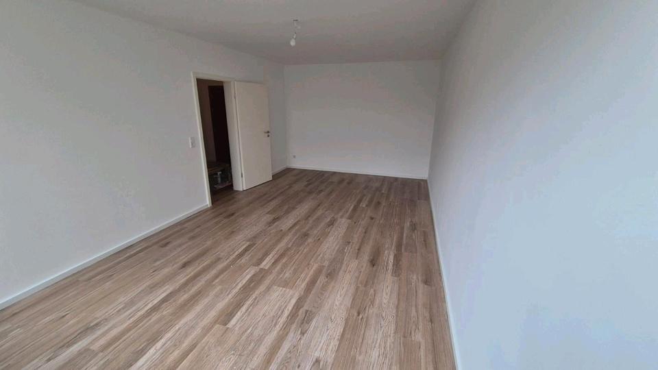 Mehrfamilienhaus, Wohnhaus Frankfurt am Main Niederrad - 3 Zimmer, 82 m&sup2;, 1.400&euro; | Angebot:25627210