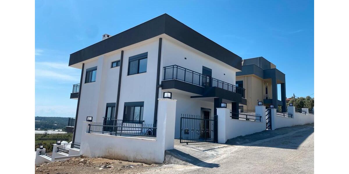 Villa 3 Stöckig 7 zimmer