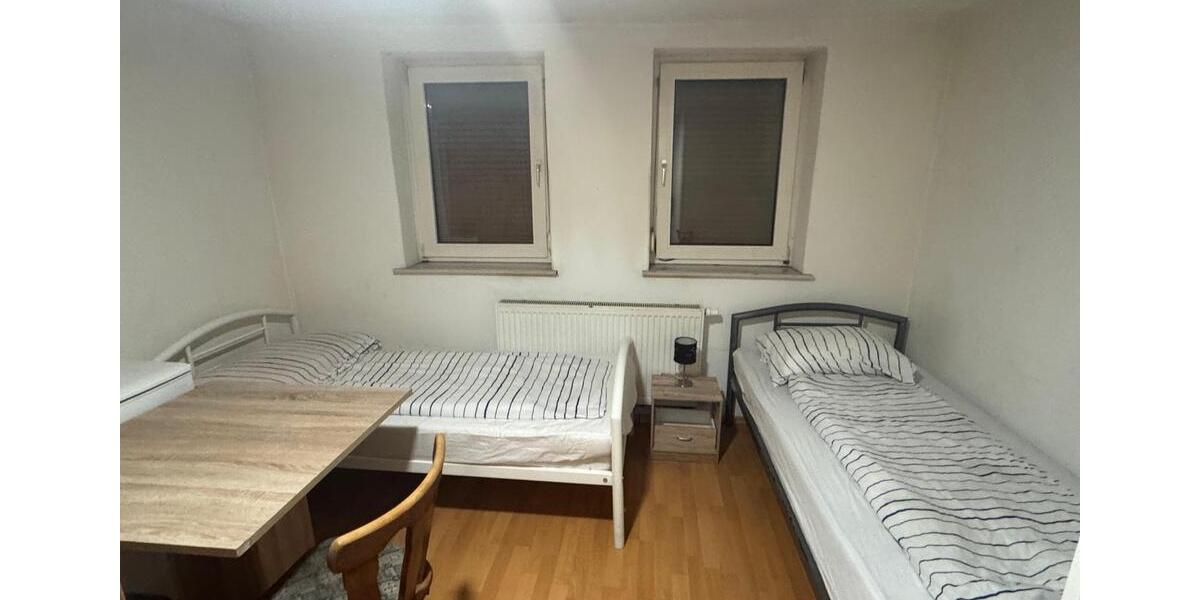 Einfamilienhaus Frankfurt am Main - 14 Zimmer, 200 m&sup2;, 2.500&euro; | Angebot:26132835