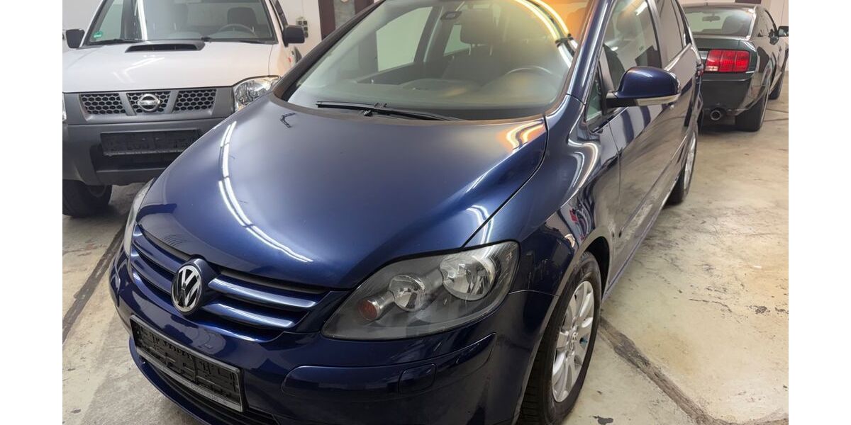 VW Golf 129.000 km 3.150 &euro; Schöneck 61137