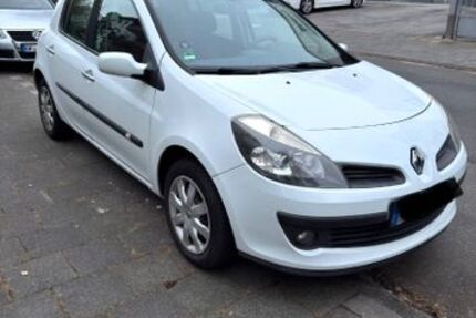 Renault Clio 246.000 km 2.400 &euro; Offenbach 63065