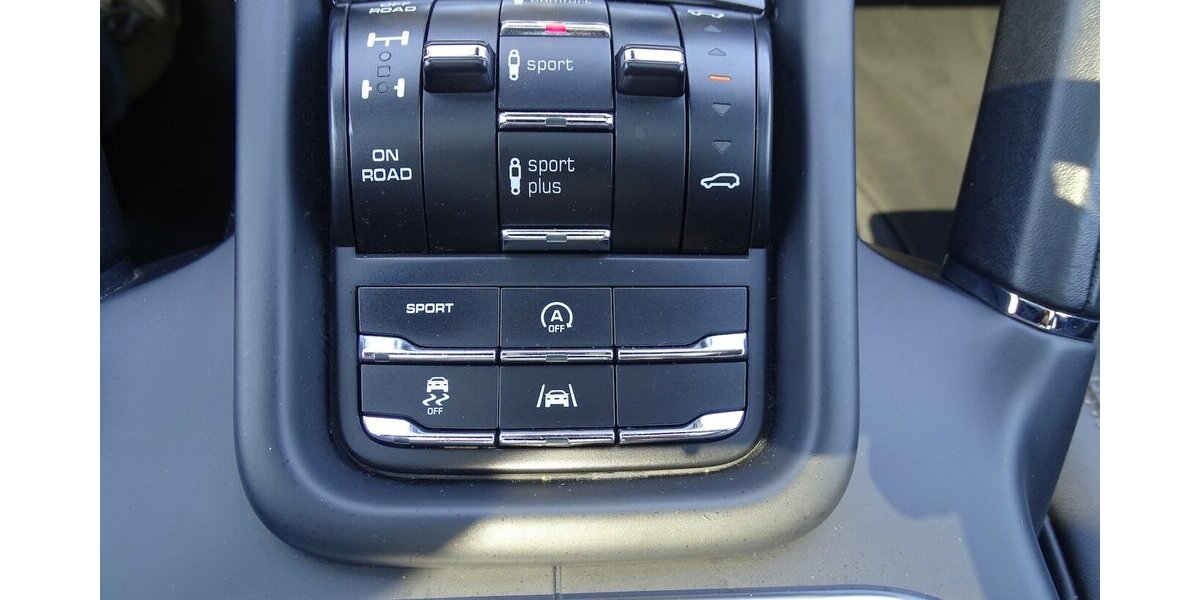 Porsche Cayenne S 4,2l Diesel Pano, Navi, 21 Zoll, Standhe 225.443 km 26.990 &euro; Rodgau 63110