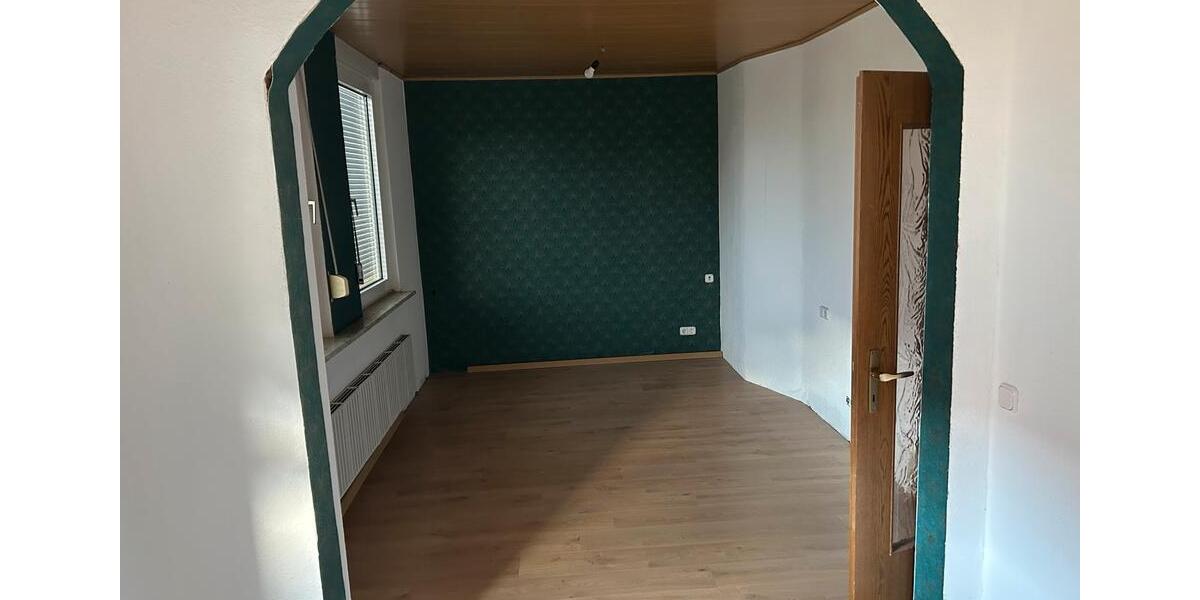 Einfamilienhaus Florstadt - 8 Zimmer, 280 m&sup2;, 2.000&euro; | Angebot:19188722