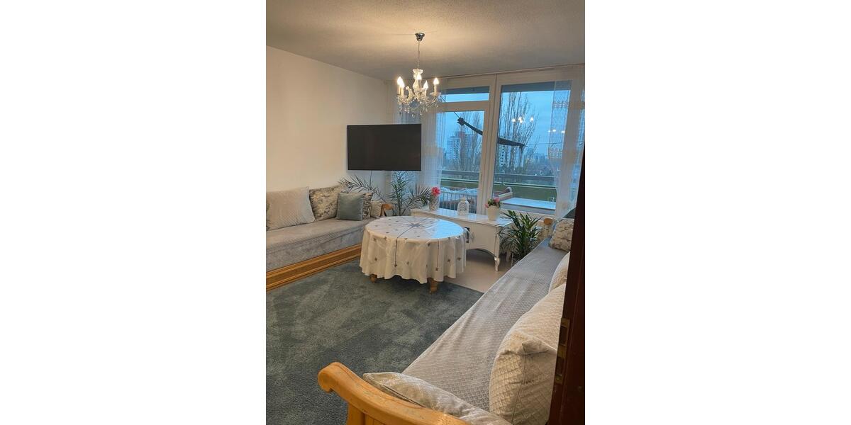 Helle 3-Zi. Wohnung mit Balkon und Stellplatz- frei ab 31.03.2026 3 zimmer