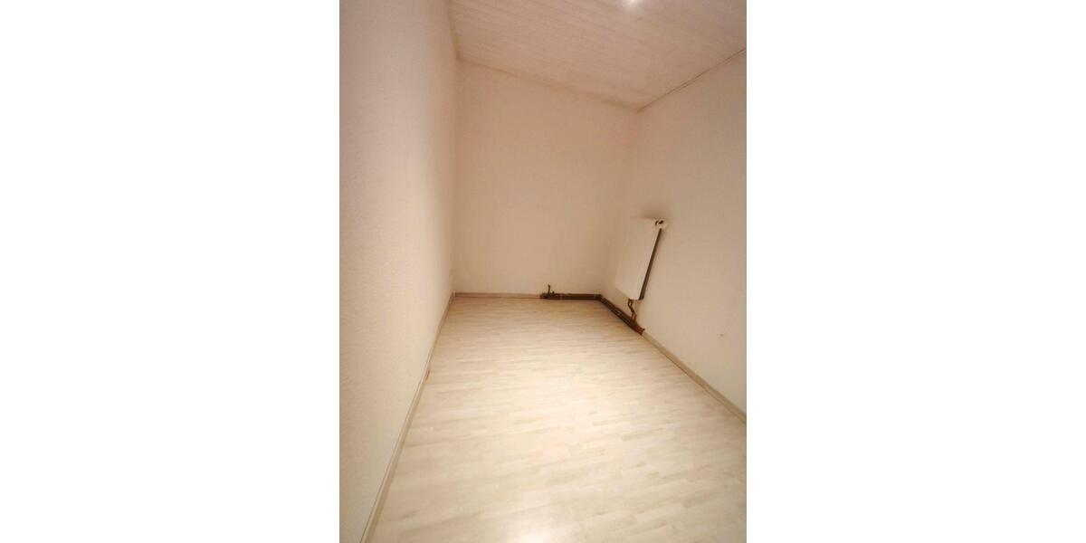 Etagenwohnung Babenhausen - 5.5 Zimmer, 145 m&sup2;, 1.500&euro; | Angebot:25049002