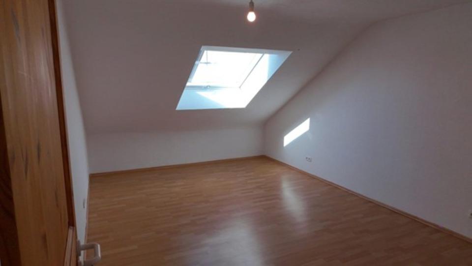 Dachgeschoßwohnung Maintal - 3 Zimmer, 62 m&sup2;, 179.999&euro; | Angebot:25411483